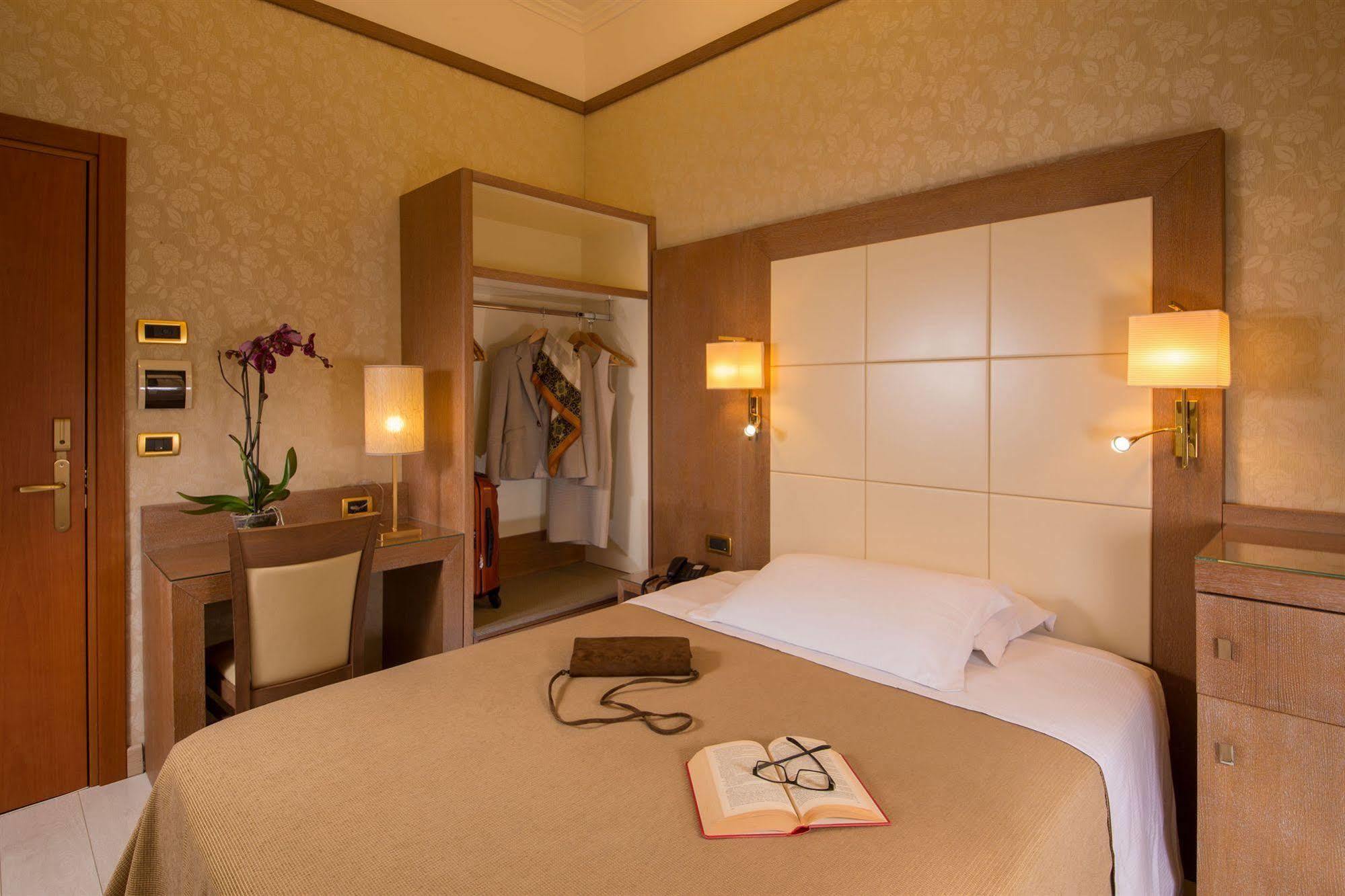 Hotel Ranieri Рим Екстериор снимка