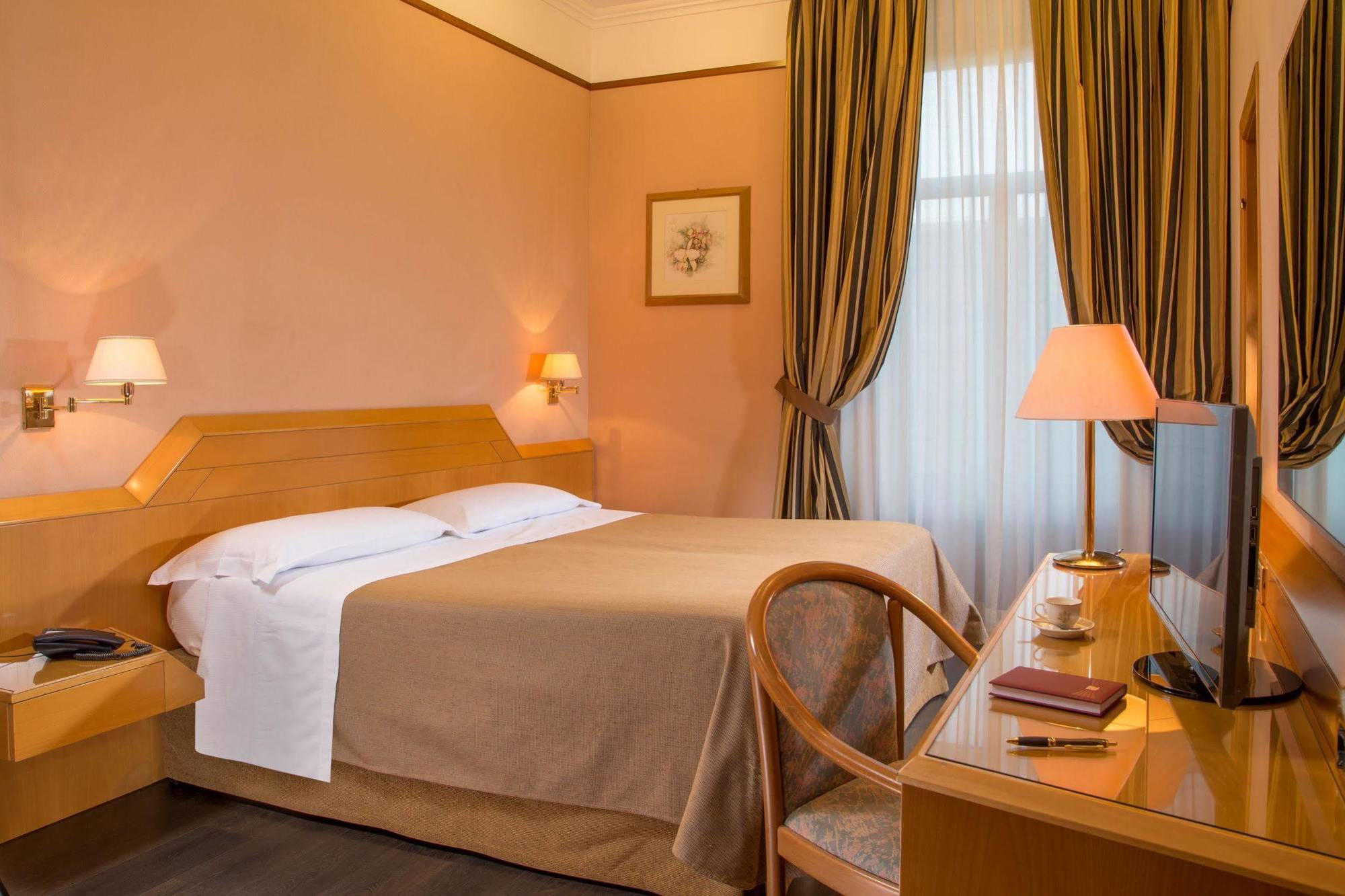 Hotel Ranieri Рим Екстериор снимка