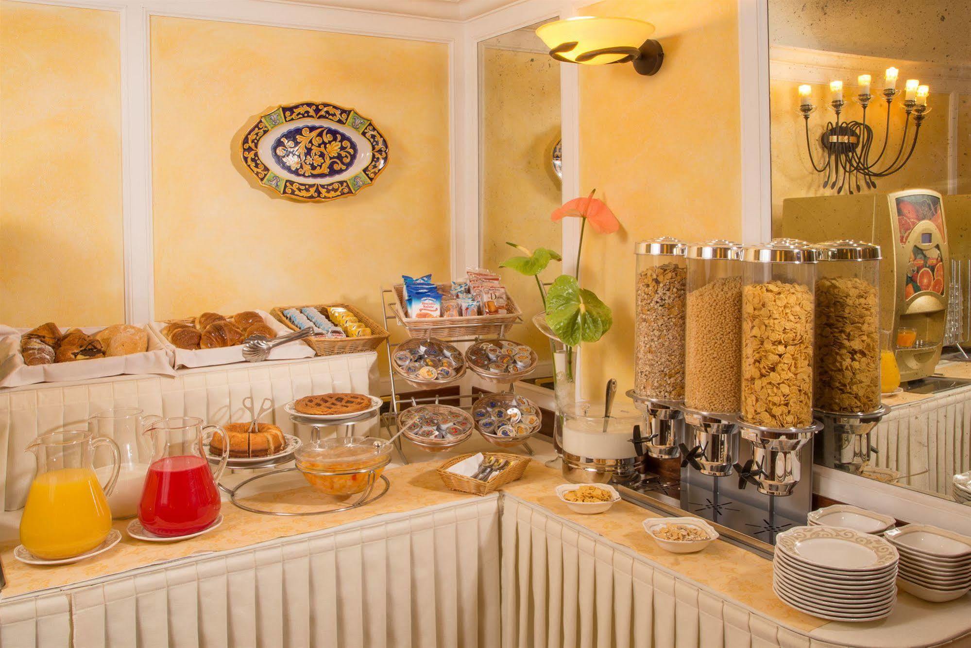 Hotel Ranieri Рим Екстериор снимка